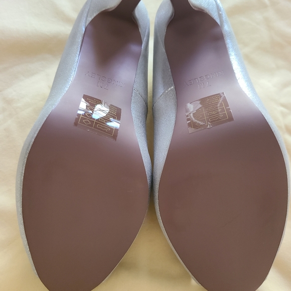 Women's silver peep toe heels - Picture 4 of 4